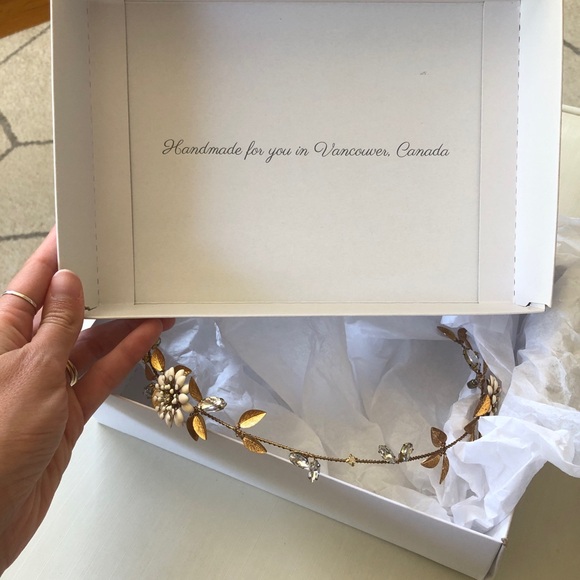 Davie & Chiyo Handmade Bridal Head Piece - Picture 5 of 14